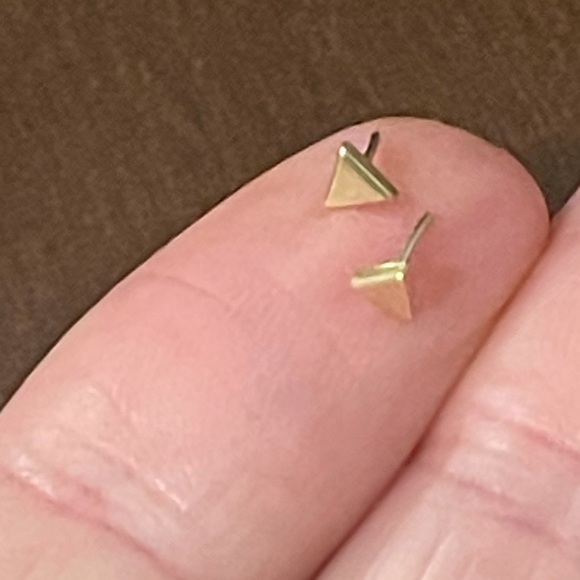 (SOLD) ⭐️BVLA Triangle bent end yellow (ONE) - Picture 4 of 9